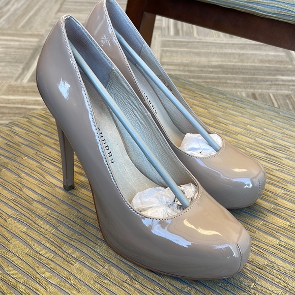 Chinese Laundry heels - Picture 1 of 9